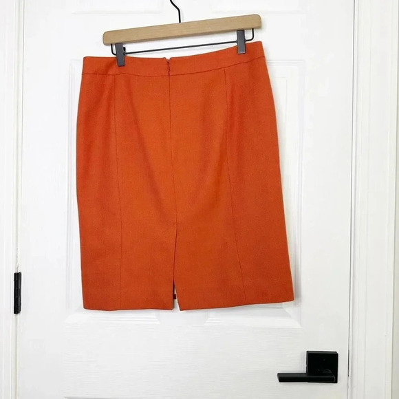 J. CREW 100% Wool Size 6 Burnt Orange‎ Pencil Skirt Fabric Button Tabs - Picture 3 of 3